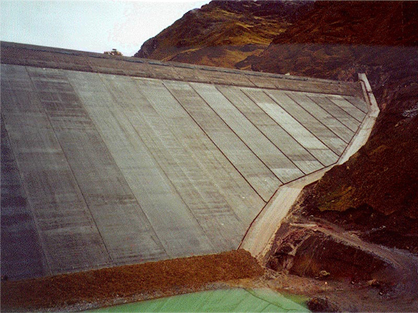 large grout curtain contruction for Antamina tailings dam