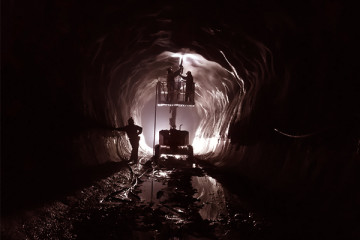 Grouting application in tunnel lining